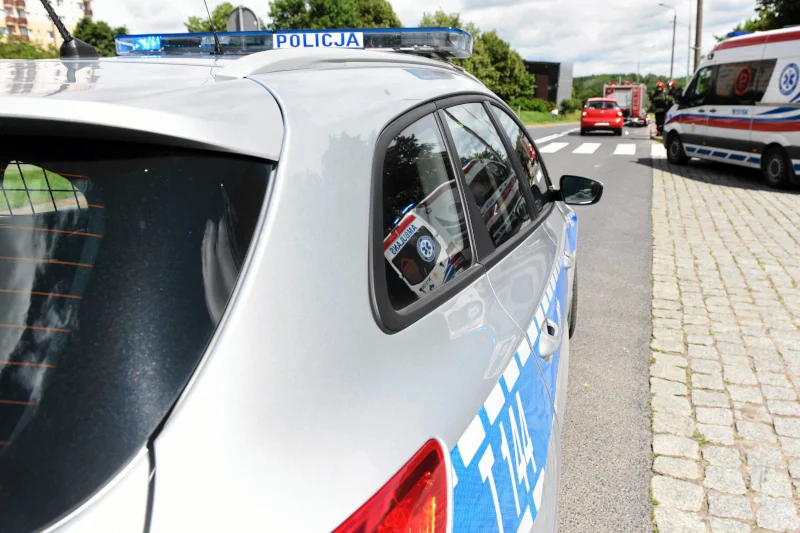 28-letni obywatel Indii podejrzany o zabójstwo dwóch osób i zranienie jednej osoby nożem został aresztowany w gospodarstwie agroturystycznym pod Olsztynkiem.