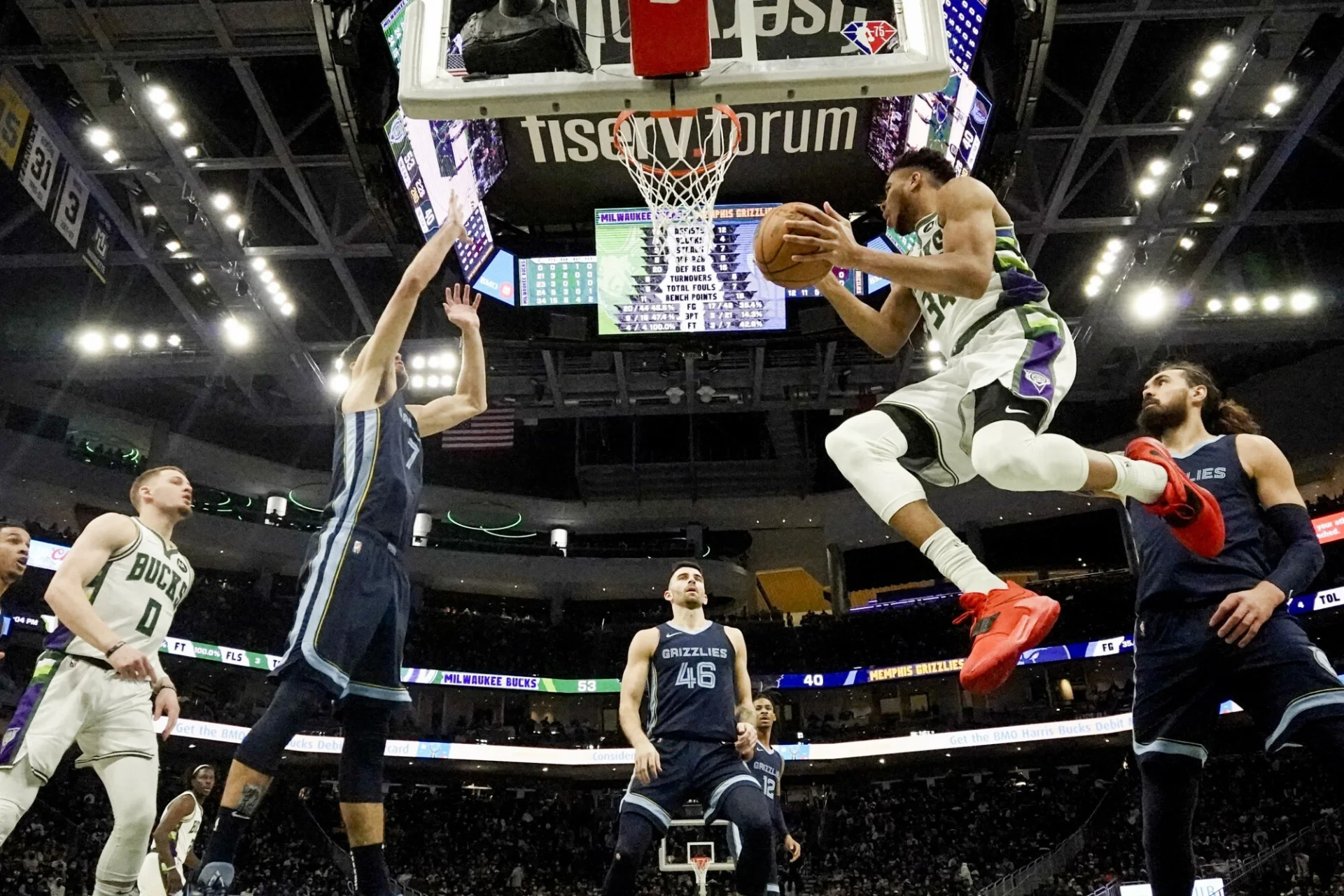 Broniący tytułu Milwaukee Bucks są jednym z faworytów do gry w finale NBA, choć droga na szczyt nie będzie łatwa