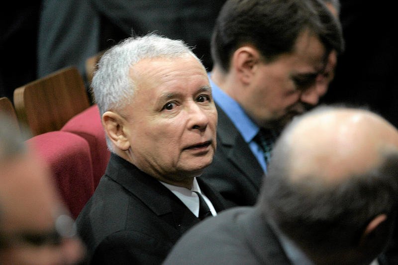 Najnowszy sondaż: PO odrabia straty, PiS w dół, PSL poza Sejmem