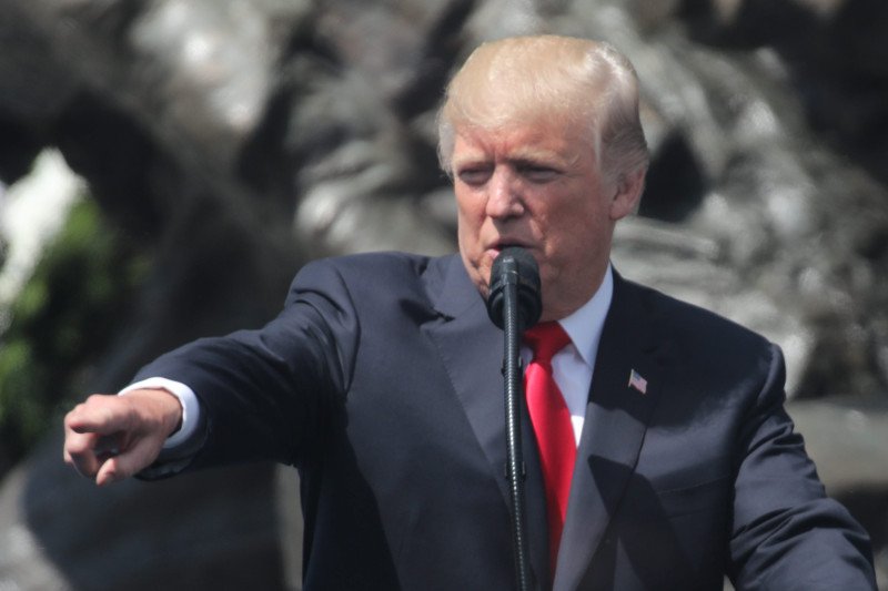 Prezydent Trump wiedział jak skutecznie zagrać na narodowej dumie Polaków