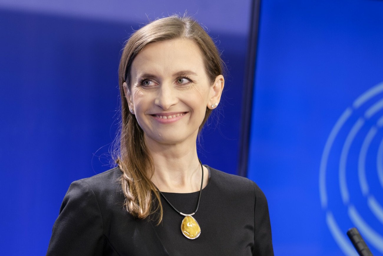 Podwyższenie VAT-u na niezdrową żywność. Spurek chwali decyzję PE.