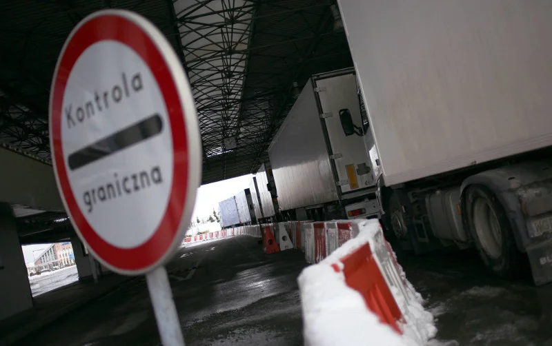 Dla przewoźników konieczność stania na granicy łączy się z konkretnymi stratami finansowymi.
