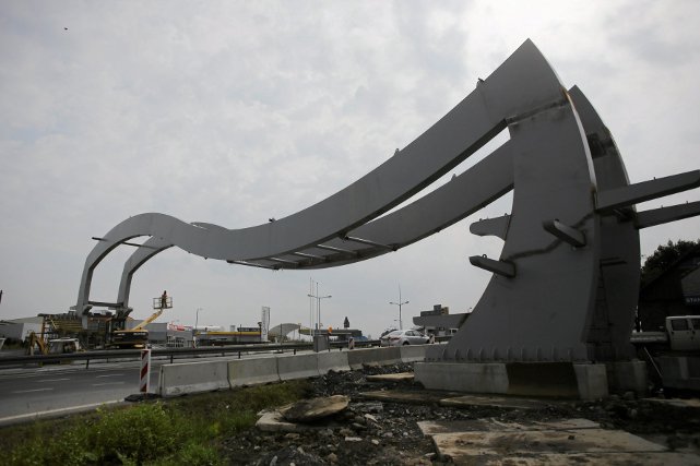 Budowa kładki dla pieszych nad Zakopianką