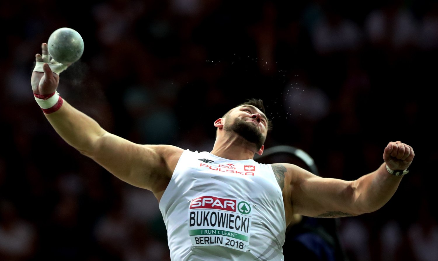 Konrad Bukowiecki to urodzony w Szczytnie polski lekkoatleta specjalizujący się w pchnięciu kulą oraz rzucie dyskiem.