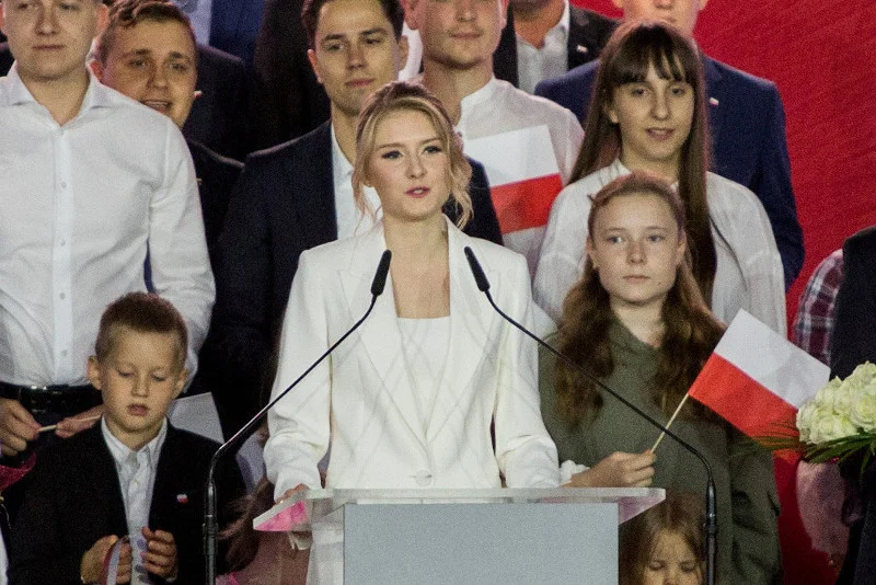 Kampania Przeciw Homofobii zaprosiła Kingę Dudę, by pokazać skutki działalności jej ojca.
