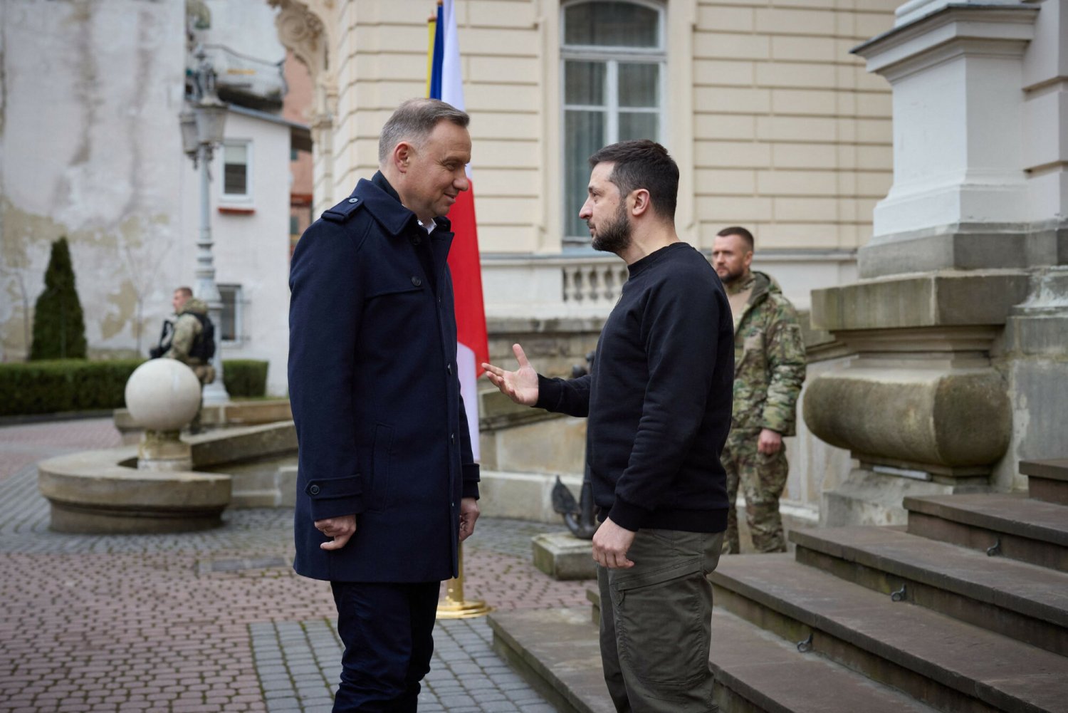 Prezydent Ukrainy Wołodymyr Zełenski przyjął zaproszenie Andrzeja Dudy i przyjedzie z wizytą do Polski.