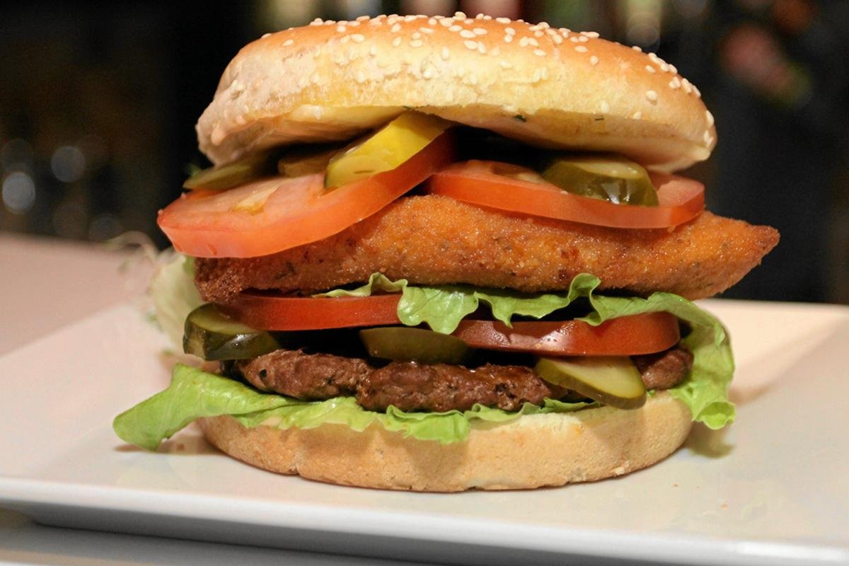 Hamburger we wrocławskiej restauracji "Pulp Fiction"