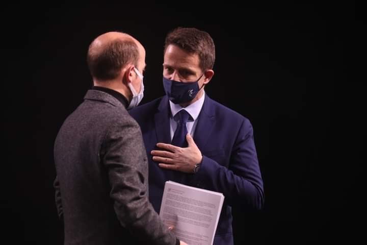 Borys Budka i Rafał Trzaskowski szykujący się do konferencji programowej.