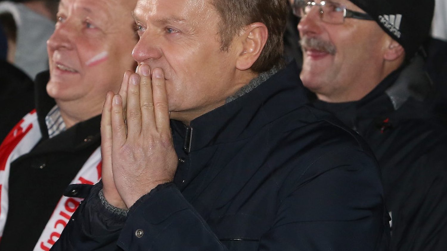 Kłótnia na Twitterze o wizytę Donalda Tuska na pogrzebie. "Zamiast pracować, uprawia nekropolitykę"