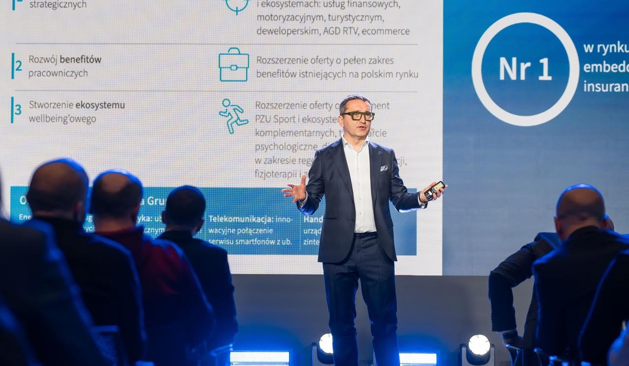 Prezes PZU Artur Olech prezentuje założenia nowej strategii firmy Prezes PZU Artur Olech prezentuje założenia nowej strategii firmy
