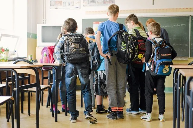 7,5 tys. Barczewo zasłynęło tym, że dzieci w szkole nr 3 zostały zaskoczone symulacją ataku terrorystycznego. Wiele z nich się przeraziło, bo nie wiedziały, że to tylko ćwiczenia.