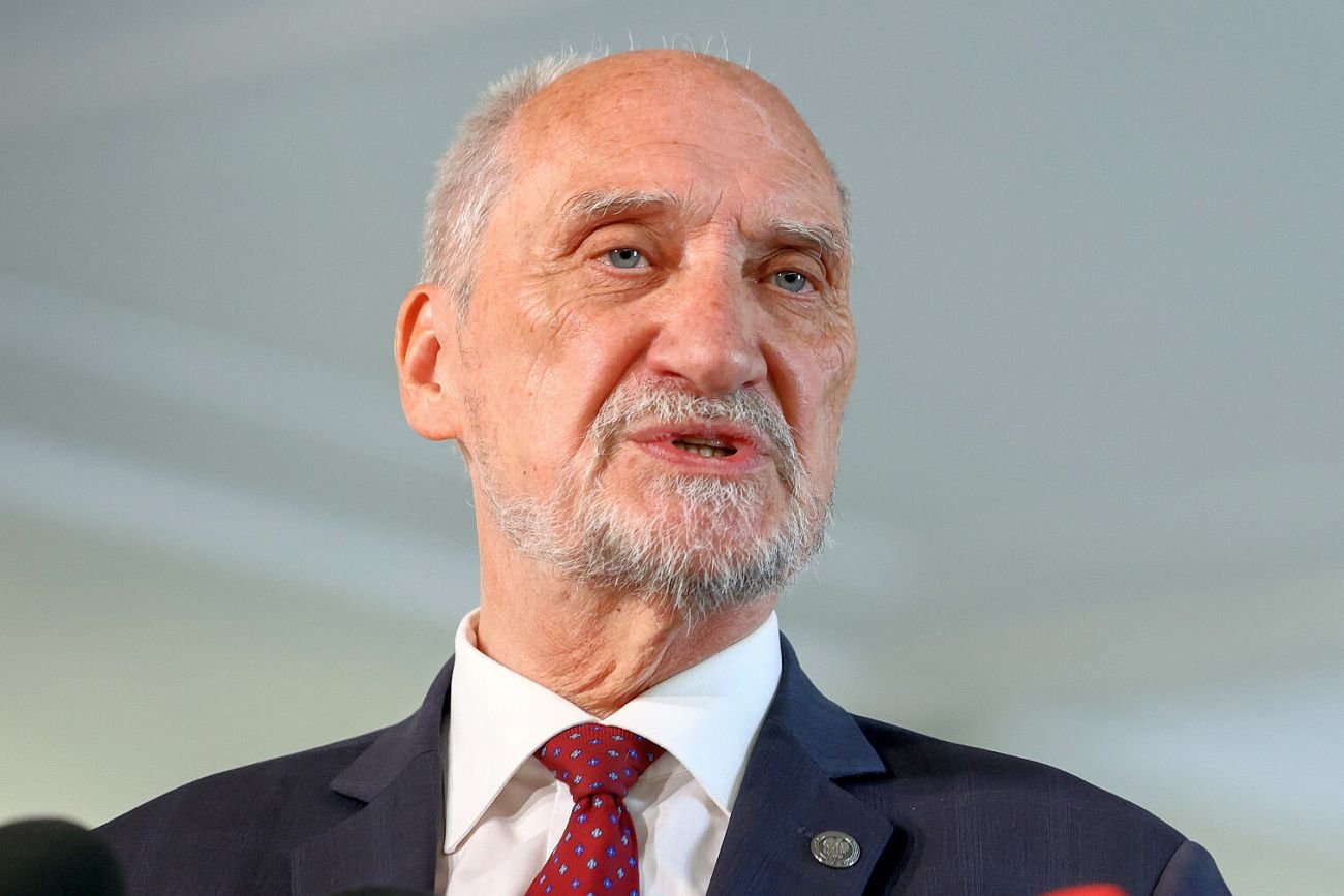 Antoni Macierewicz spotykał się z Rosjaninem, którego personaliów nie znał