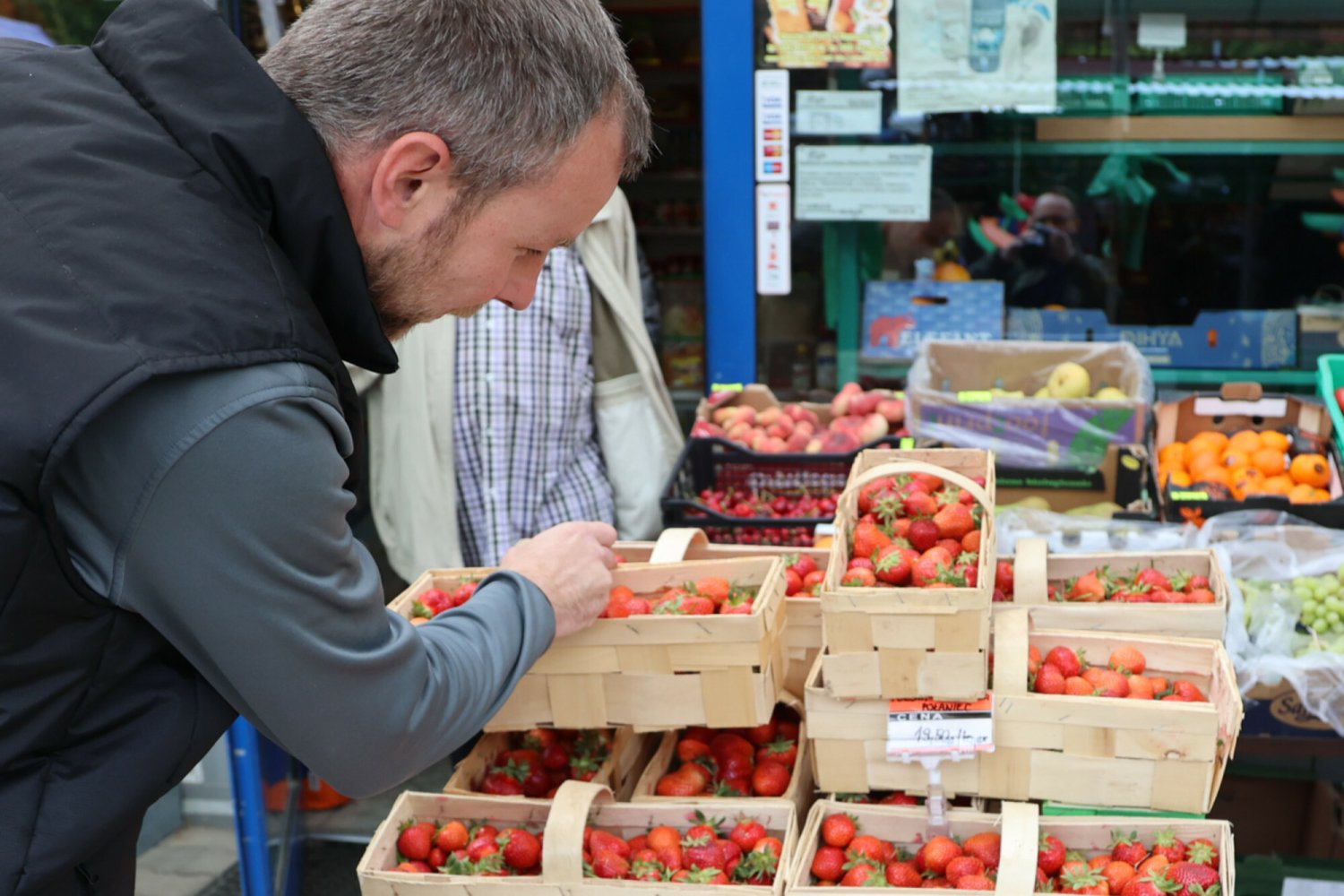 Polskie truskawki - cechy. Tak je odróżnisz od zagranicznej