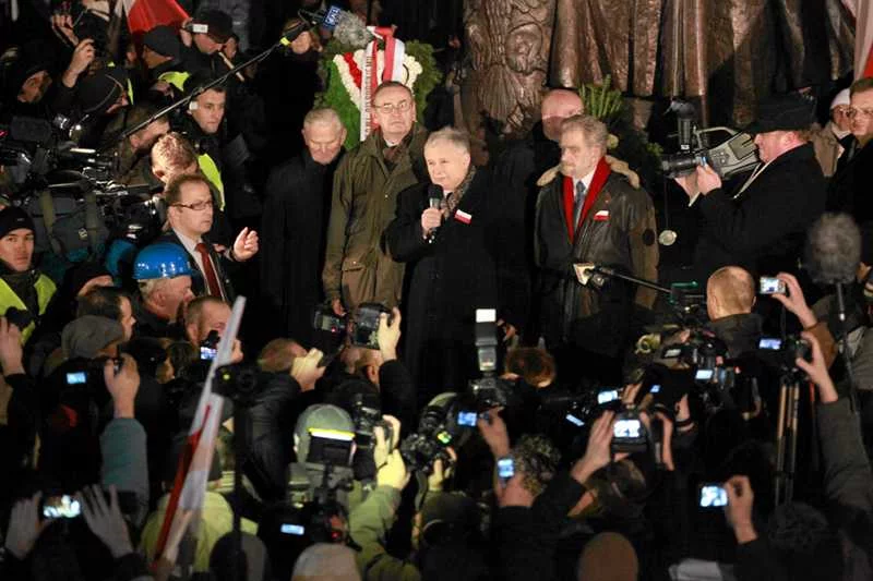 Jarosław Kaczyński, prezes PiS na marszu w 30. rocznicę wprowadzenia stanu wojennego.
