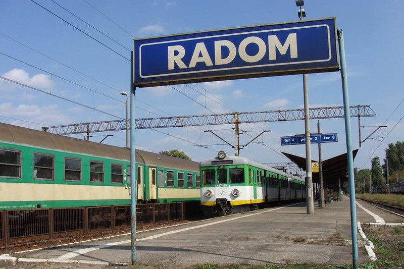 Radomianom zamiast "stoczni im Antoniego Macierewicza", bardziej przydałaby się modernizacja linii kolejowej do Warszawy