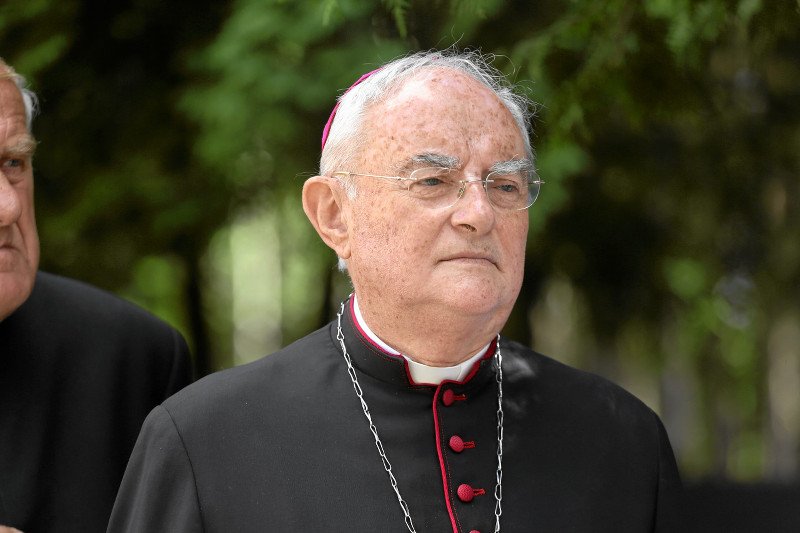 Rozpoczął się Synod o rodzinie. Uczestniczy w nim między innymi abp Henryk Hoser.