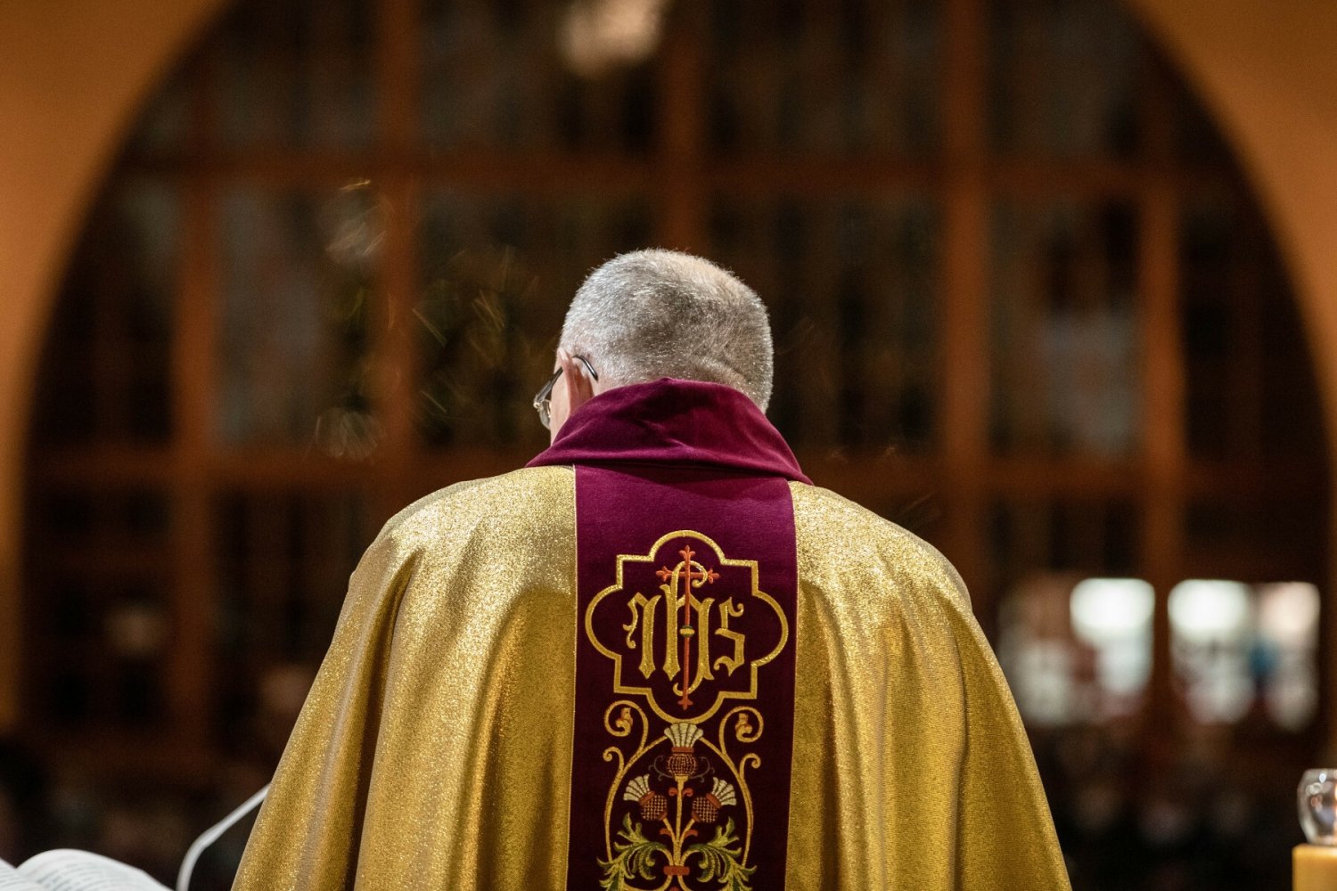 Komisja ds. pedofili reaguje na działania kurii, która chce sprawdzać orientację molestowanego.