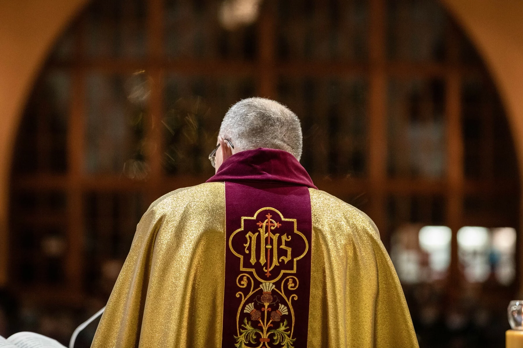Komisja ds. pedofili reaguje na działania kurii, która chce sprawdzać orientację molestowanego.