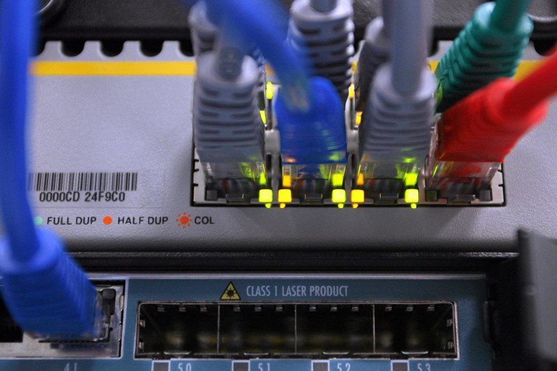 Ktoś próbował inwigilować posłów. Nieznane osoby podawały się za informatyków