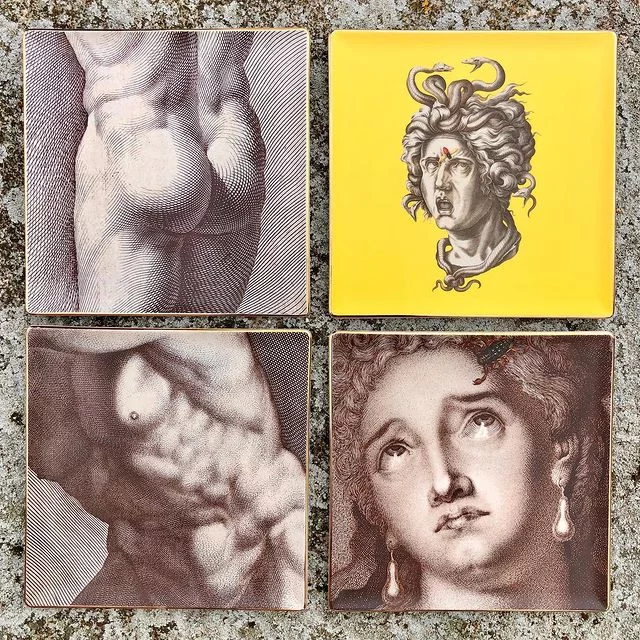 Porcelanowe talerze ze złotą obwódką polskiej marki Révolte