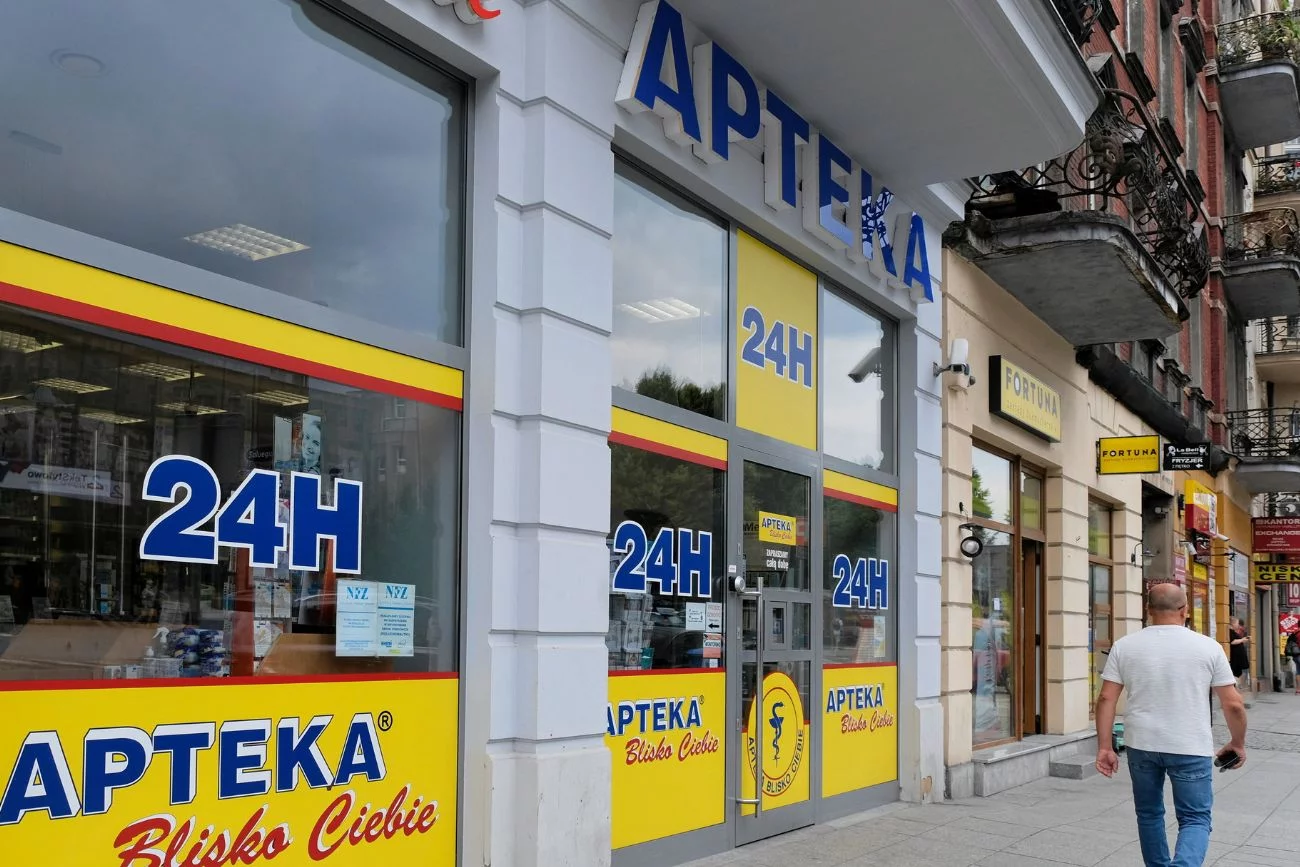 Donald Trump podnosi do 100 proc. cła na leki. Czy ceny w polskich aptekach pójdą w górę? Niekoniecznie. Donald Trump podnosi do 100 proc. cła na leki. Czy ceny w polskich aptekach pójdą w górę? Niekoniecznie.
