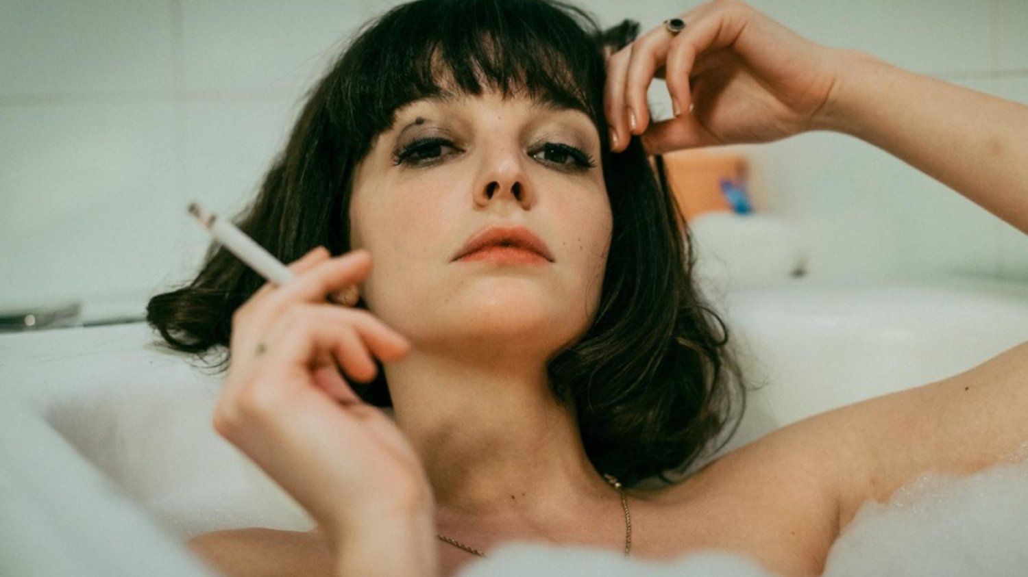 Recenzja "Bo we mnie jest seks" – filmu o Kalinie Jędrusik z Marią Dębską w roli głównej.