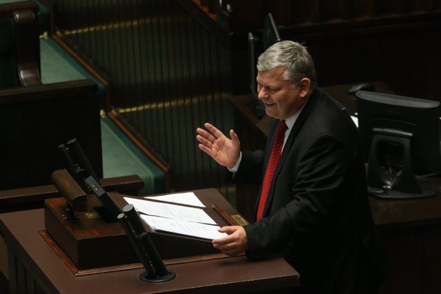 Poseł Suski przyznaje, że trwają rozmowy na temat skrócenia kadencji samorządów.