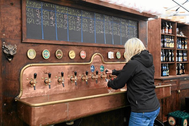 W Polsce zaczęła się piwna rewolucja. Zamiast Żywca i Tyskiego coraz więcej konsumentów wybiera niszowe piwa z browarów rzemieślniczych
