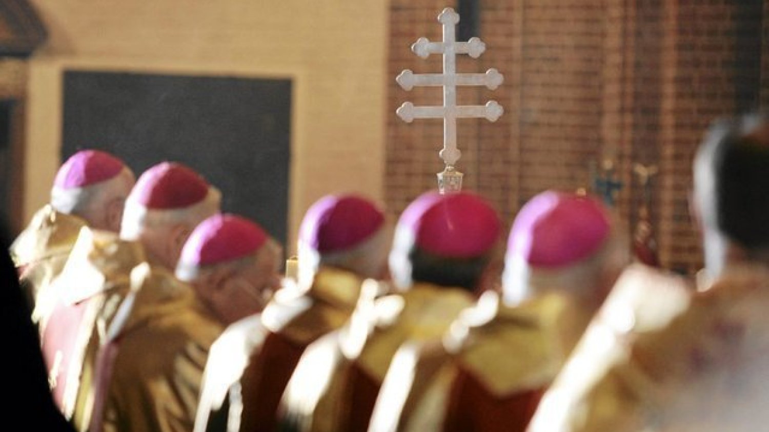 Polski Kościół powinien brać przykład z Irlandii, jak wzięła się za rozprawienie z molestowaniem dzieci.