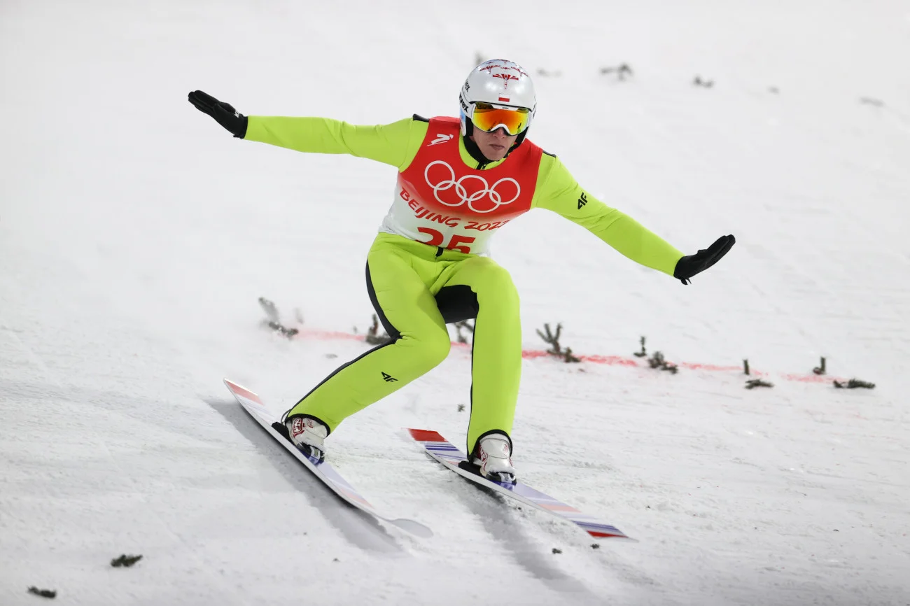 Dawid Kubacki w niedzielnym konkursie indywidualnym na normalnej skoczni sięgnął po brązowy medal.