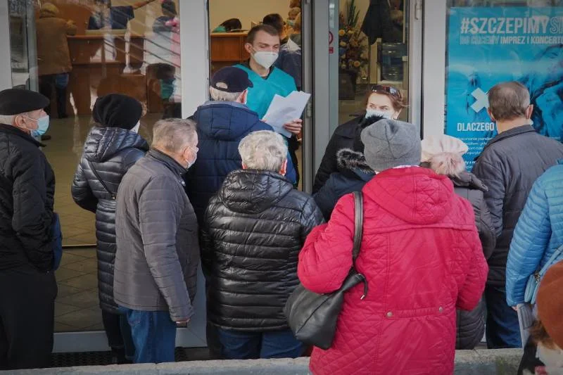 Kolejka do szczepień