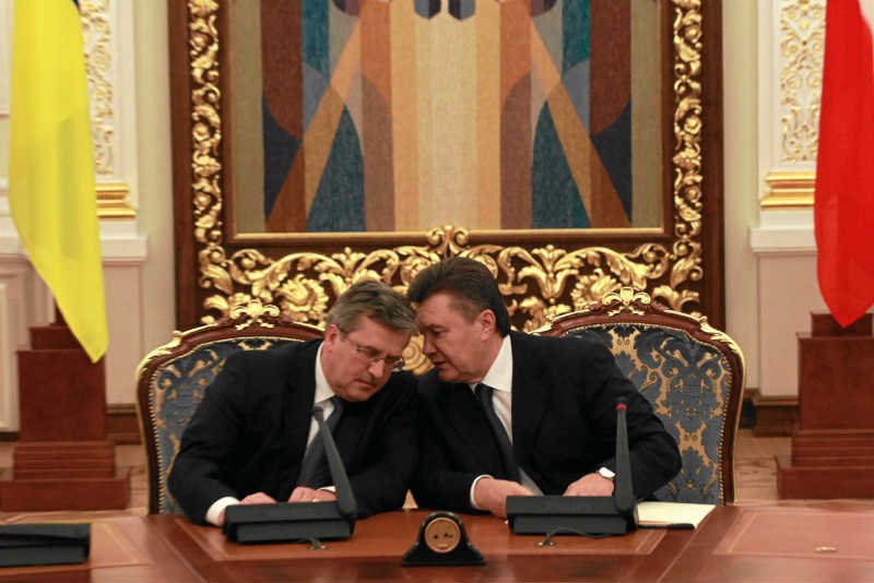 PiS zarzuca Komorowskiemu "fascynację Janukowyczem".