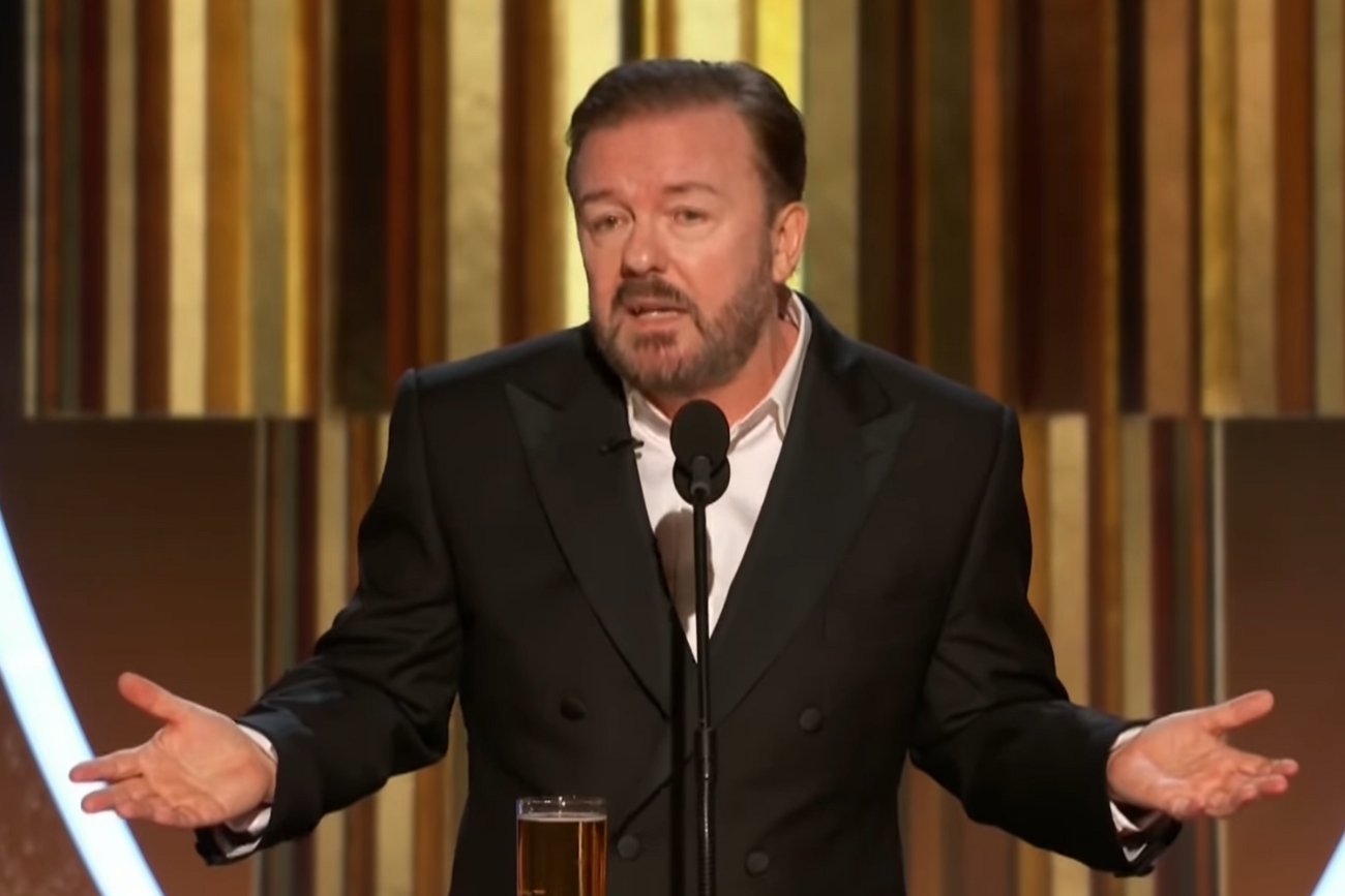 Złote Globy 2025. Ricky Gervais wymyślił żarty. Uderza m.in. w P. Diddy'ego.