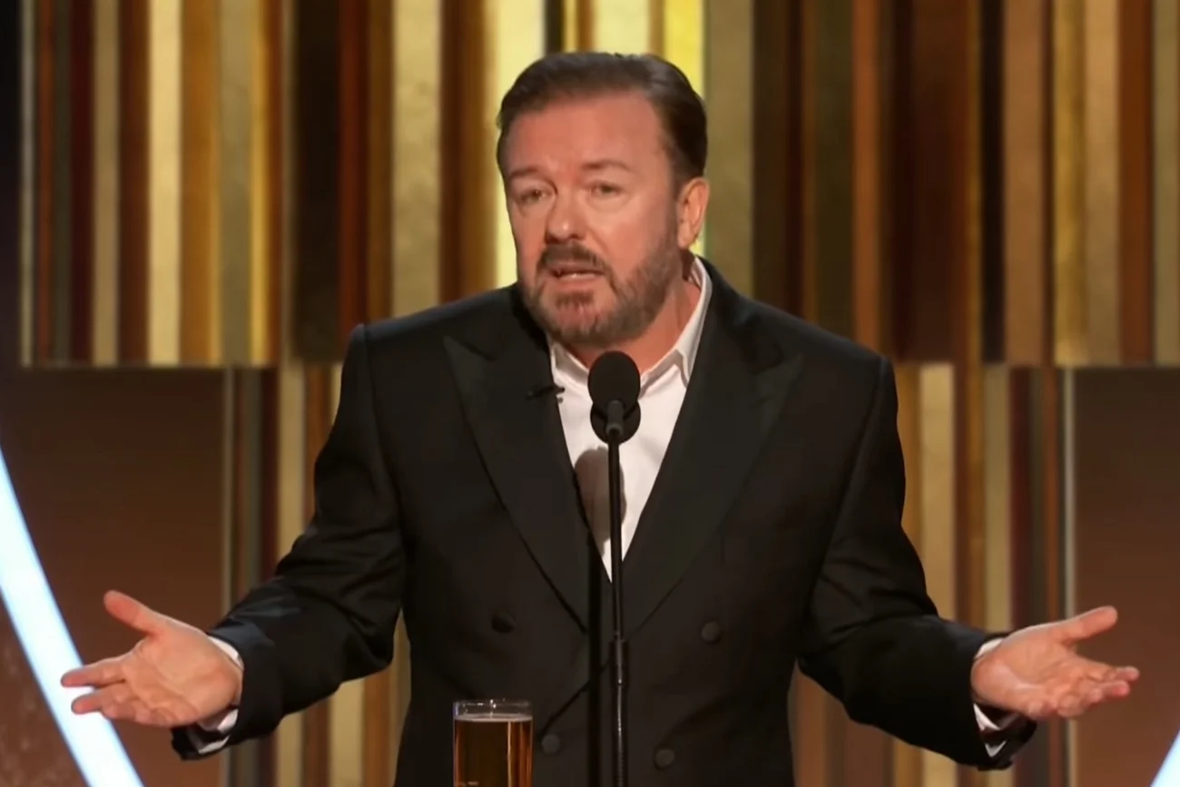 Złote Globy 2025. Ricky Gervais wymyślił żarty. Uderza m.in. w P. Diddy'ego.