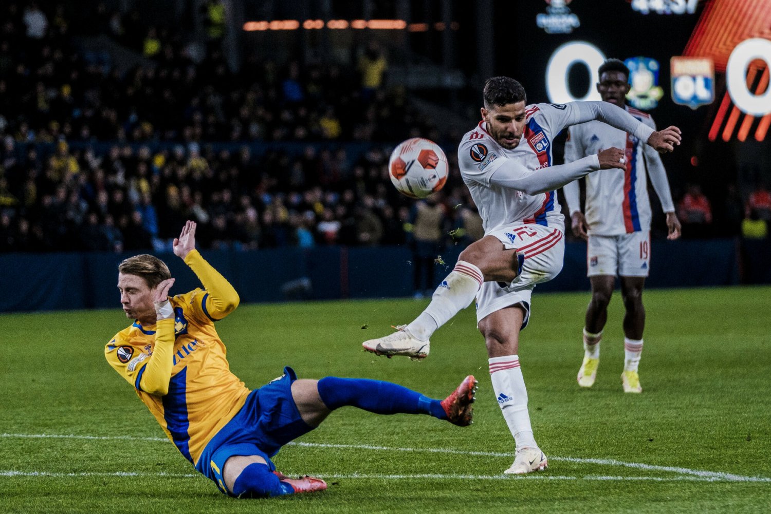 Olympique Lyon w Lidze Europy wygrało pięć z pięciu meczów i pewnie zmierza po awans do kolejnych rund