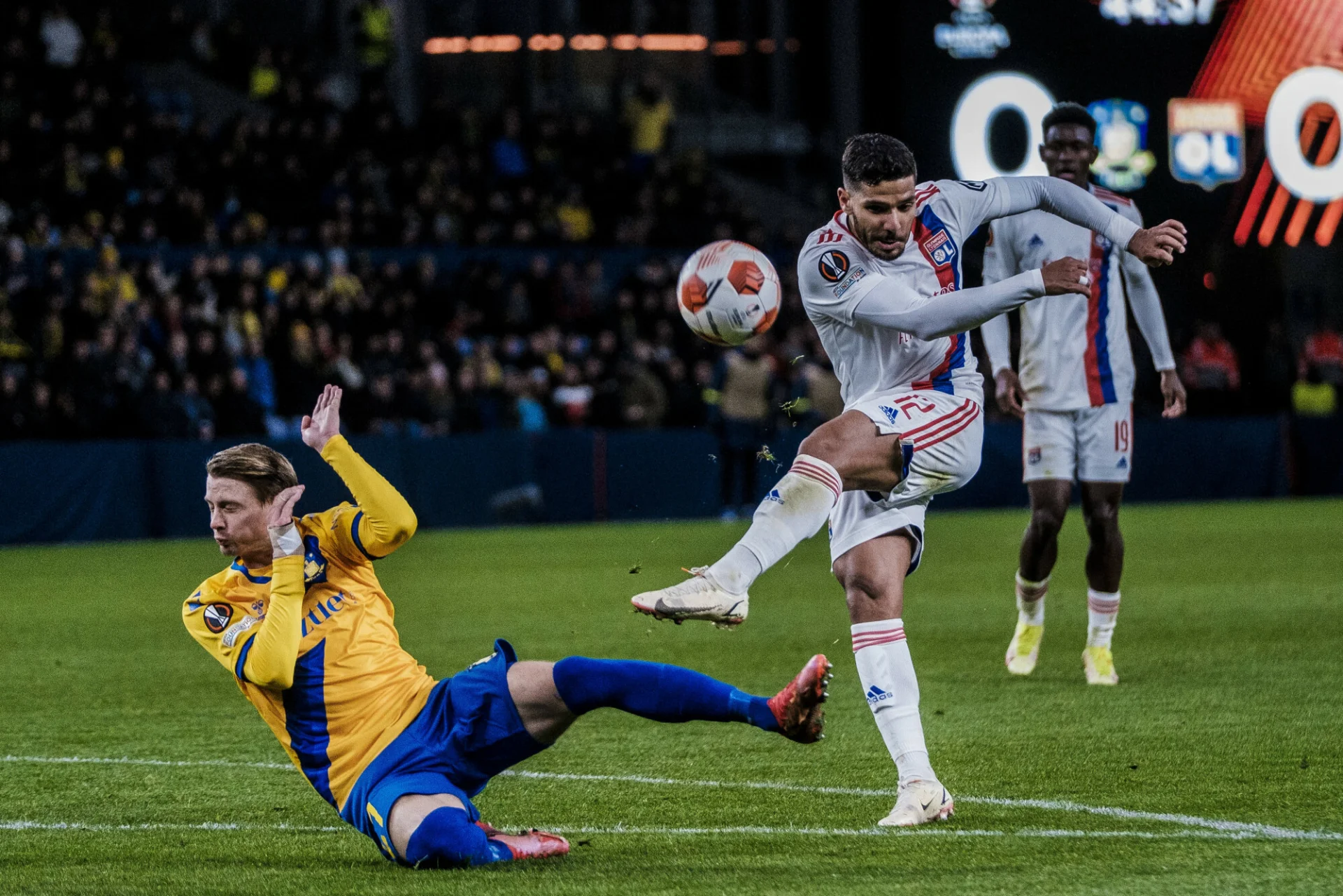 Olympique Lyon w Lidze Europy wygrało pięć z pięciu meczów i pewnie zmierza po awans do kolejnych rund