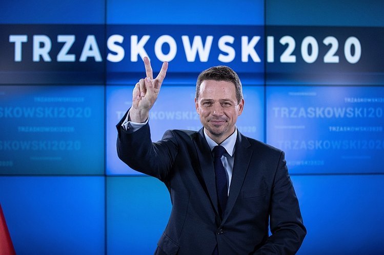 Rafał Trzaskowski zebrał już ponad 100 tys. podpisów na listach poparcia. To warunek konieczny jego startu w wyborach prezydenckich 28 czerwca. Ale zbiórka nadal trwa.