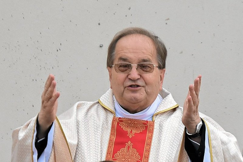 Państwowy fundusz i ministerstwo środowiska przekazały miliony spółkom związanym z o. Tadeuszem Rydzykiem.