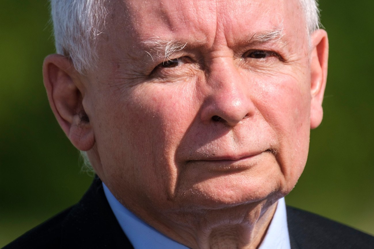 Mural z wizerunkiem Jarosława Kaczyńskiego w Nowym Sączu został zniszczony.