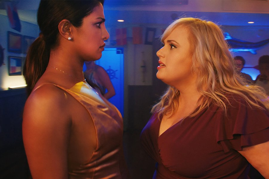 Wysłuchiwanie z ust szczupłych kobiet o ich "nadwadze" jest wyjątkowo ciężkie dla kobiet plus size