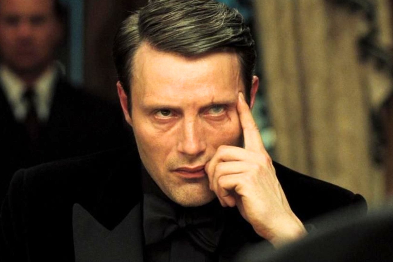 Mads Mikkelsen wraca jako wróg Jamesa Bonda. Nie tego się spodziewacie.