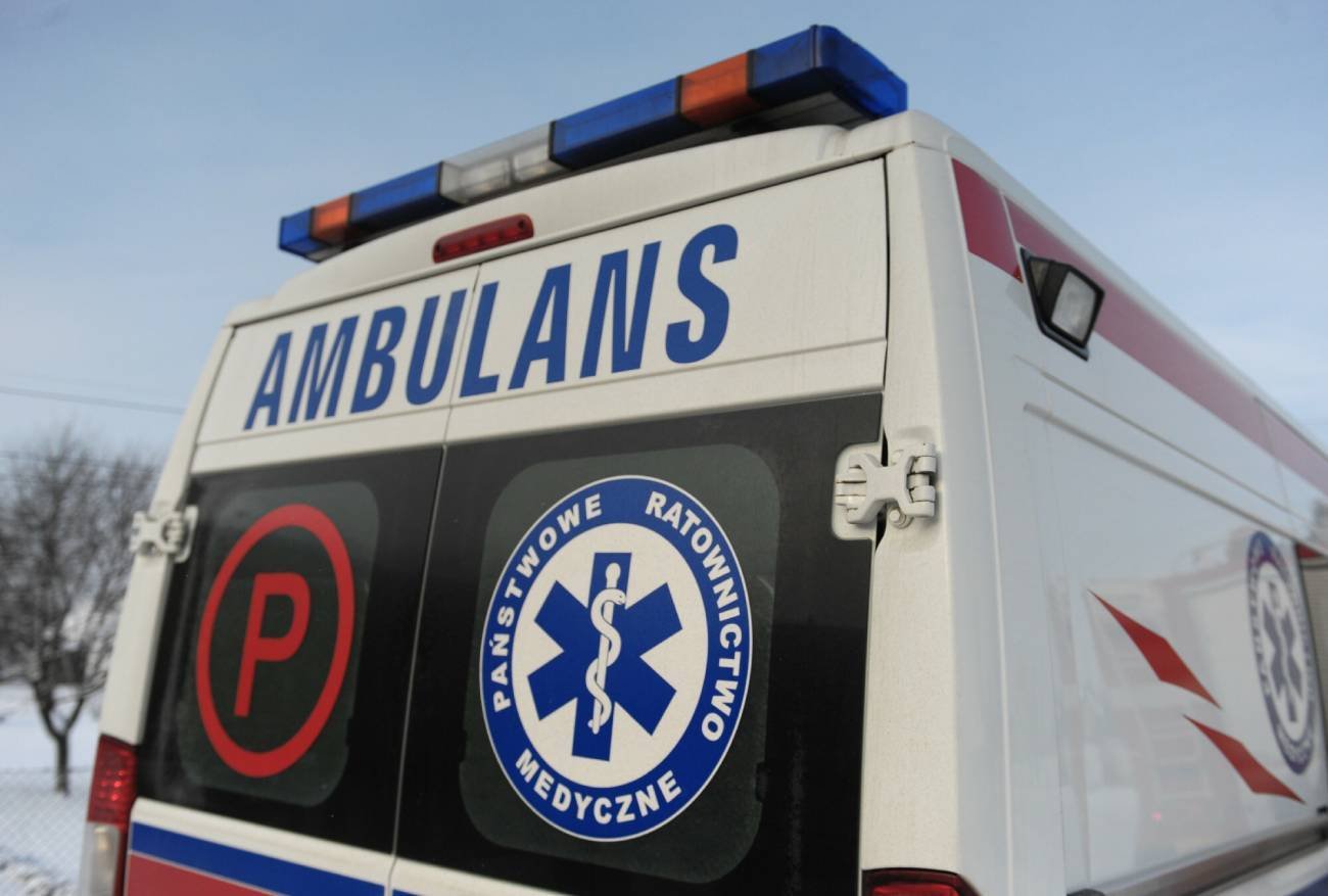 Sąd Mrągowo. Mężczyzna wyskoczył przez okno i zmarł