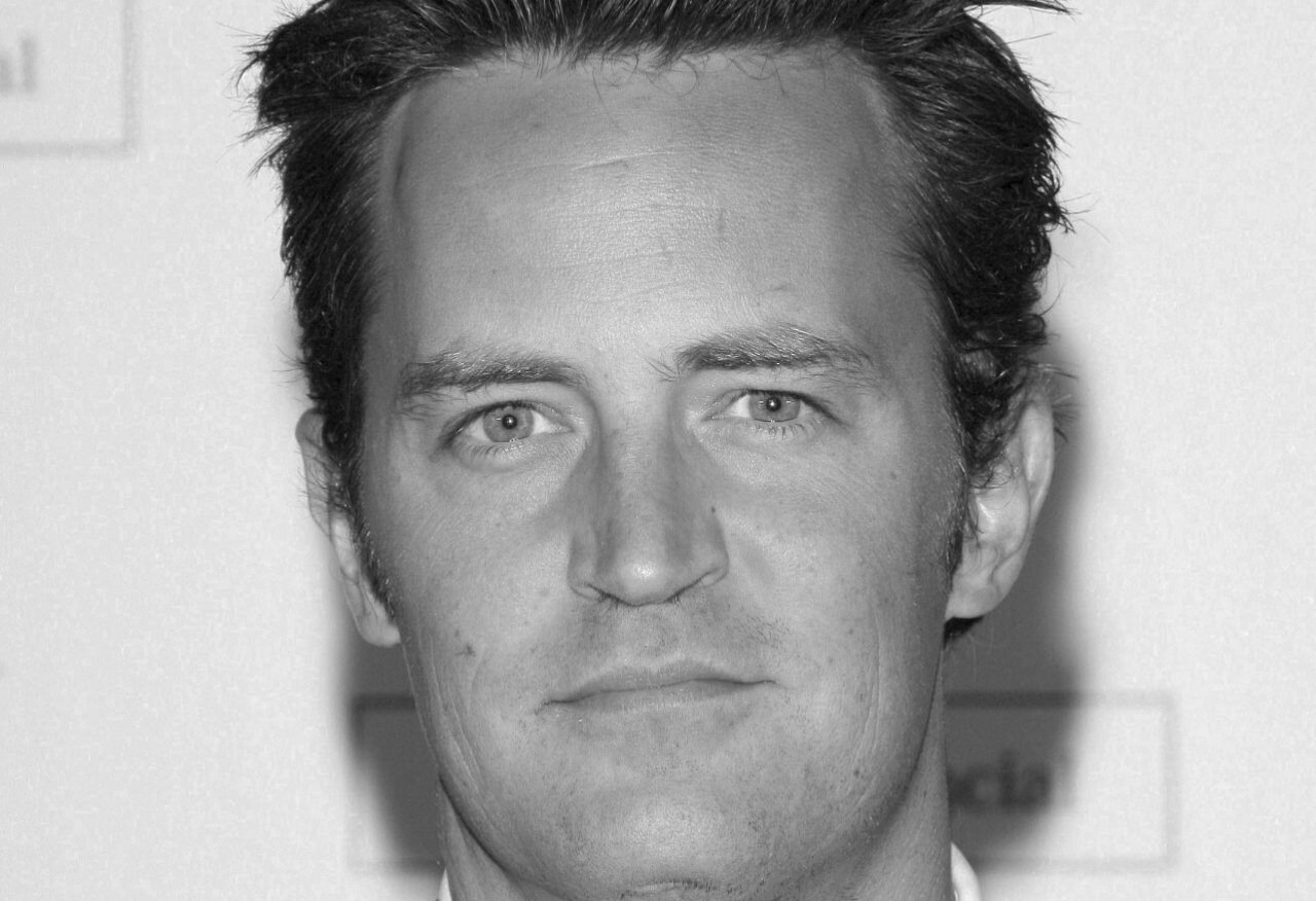 Matthew Perry nie żyje. Pierwszy zatrzymany już stanął przed sądem.