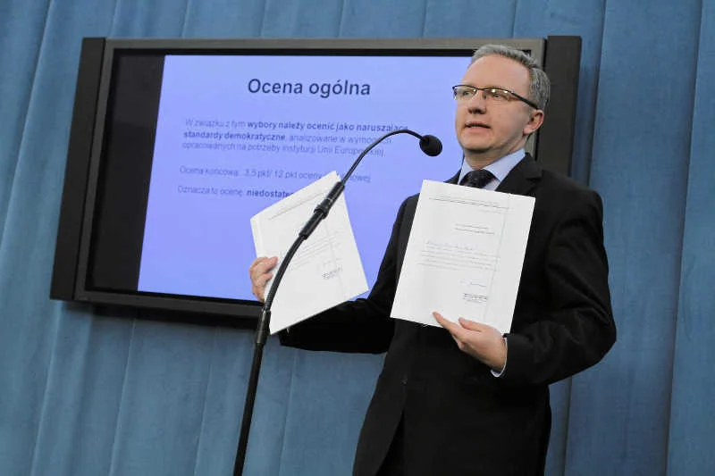 Krzysztof Szczerski z PiS przekonuje, że "wszyscy będą musieli uniżenie kłaniać się Komorowskiemu, bo inaczej będzie oskarżony o pławienie się w odmętach szaleństwa".