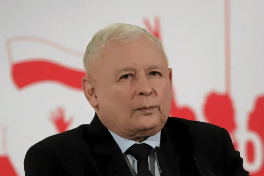 PiS traci poparcie w porównaniu do wyborów parlamentarnych - wynika z sondażu IPSOS dla oko.press.