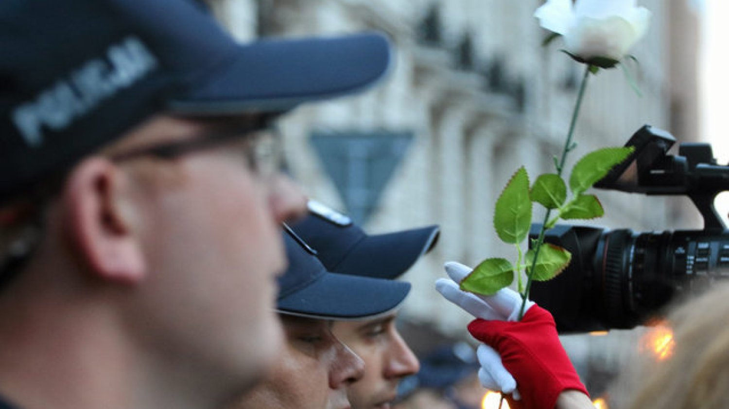 Czy policja ochraniała czy inwigilowała opozycję podczas antyrządowych protestów? Informatorzy "Gazety Wyborczej" twierdzą, że to drugie.