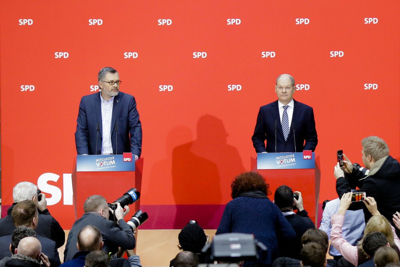 Pełnomocnik rządu Olafa Scholza ds. polsko-niemieckich Dietmar Nietan (po lewej).