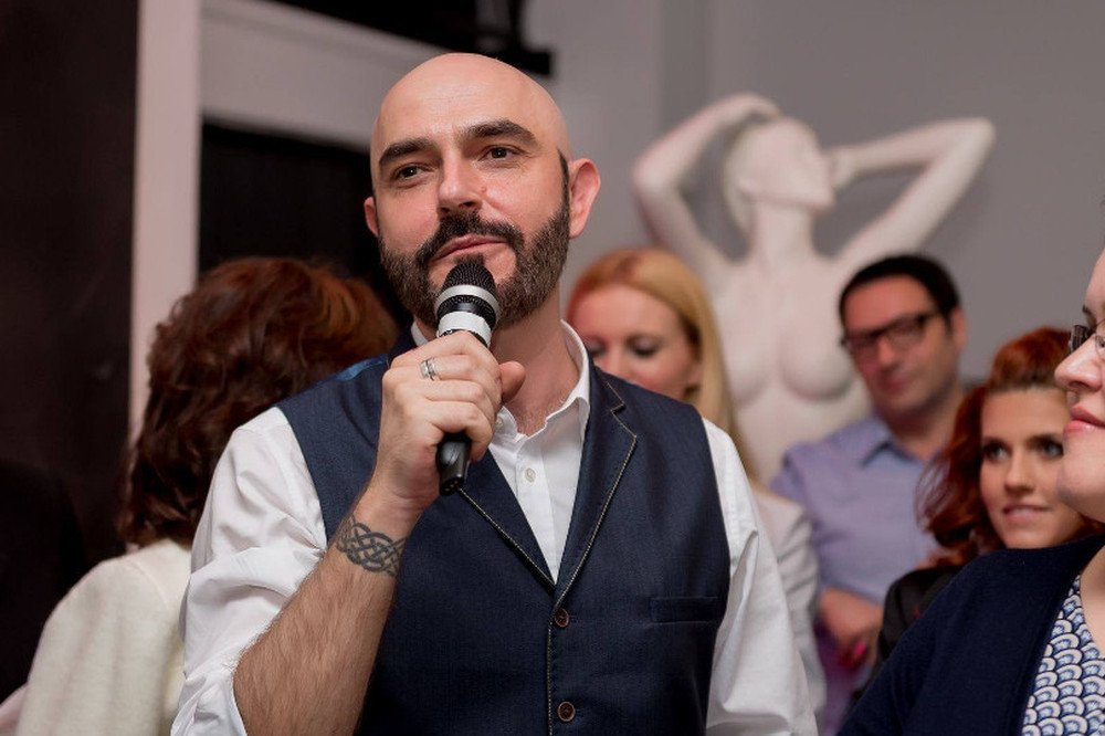 "Nie chciałbym być wrzucony do szuflady pt. "literatura gejowskia".