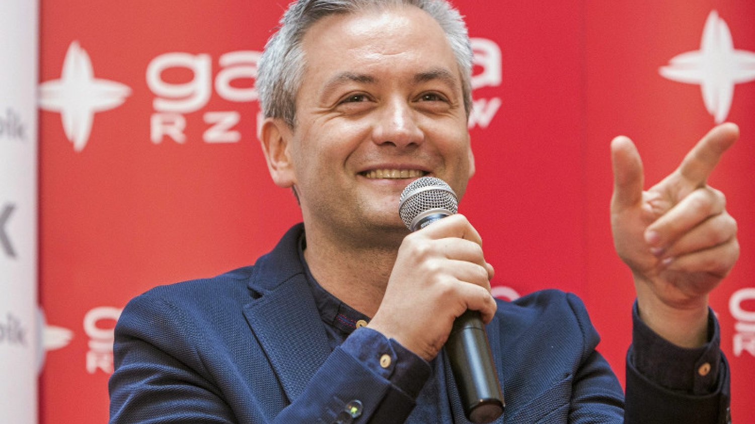 Robert Biedroń zostając prezydentem  Słupska odziedziczył  20 milionową dziurę budżetową. Dziś miasto ma 28 mln, ale nadwyżki.