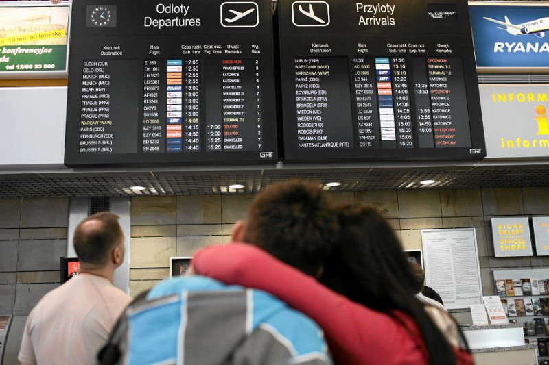 Emigracja - pierwszy "efekt Dudy". Zawiedzione lemingi pakują walizki do Londynu